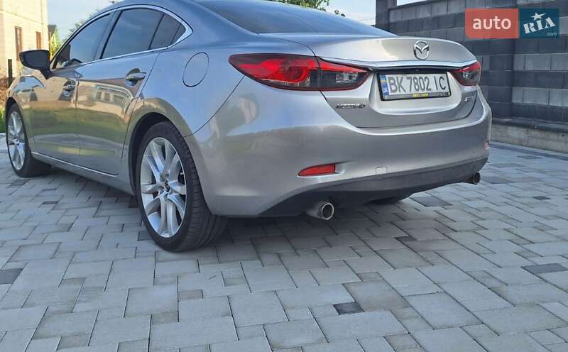 Седан Mazda 6 2014 в Сарнах