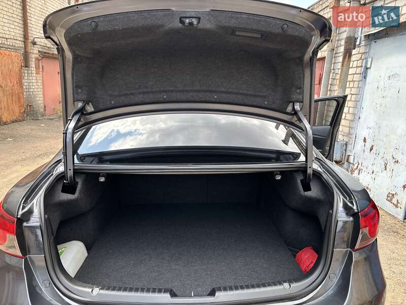 Седан Mazda 6 2014 в Запорожье