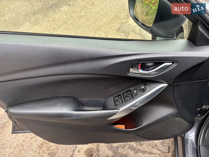 Седан Mazda 6 2014 в Запоріжжі