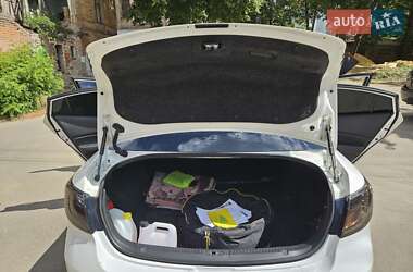 Седан Mazda 6 2010 в 