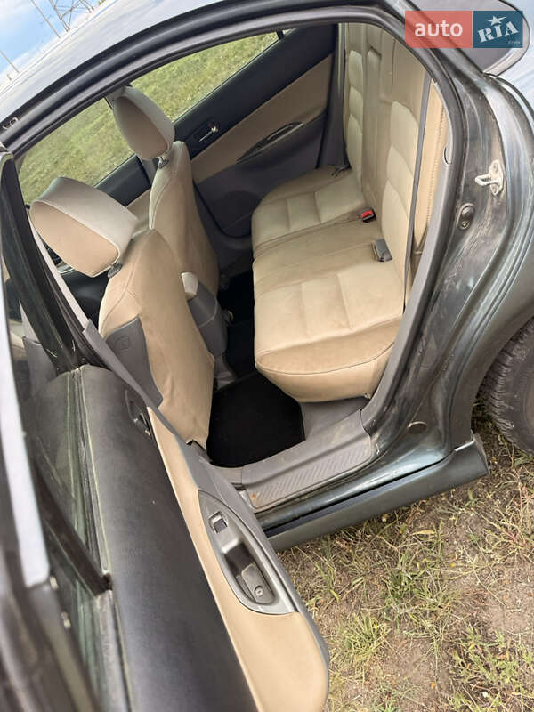 Лифтбек Mazda 6 2005 в Днепре