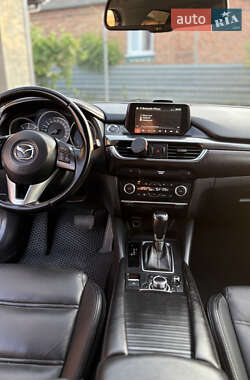 Седан Mazda 6 2015 в 