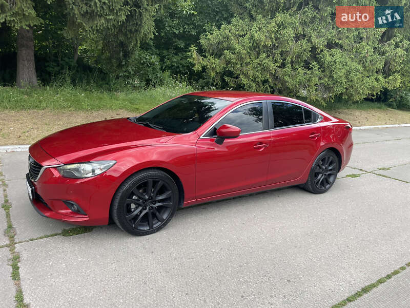 Седан Mazda 6 2012 в Остроге