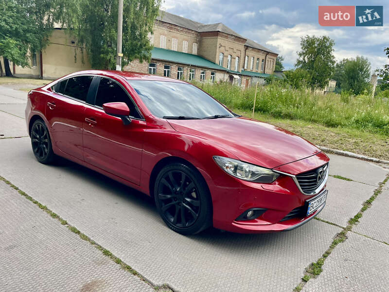 Седан Mazda 6 2012 в Остроге