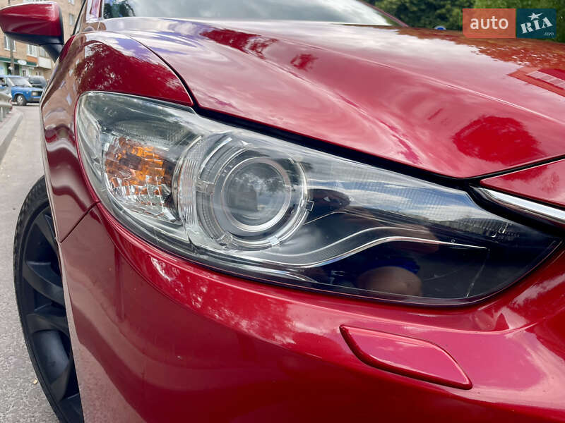 Седан Mazda 6 2012 в Остроге