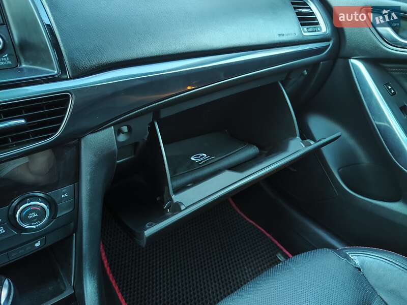 Седан Mazda 6 2013 в Ровно