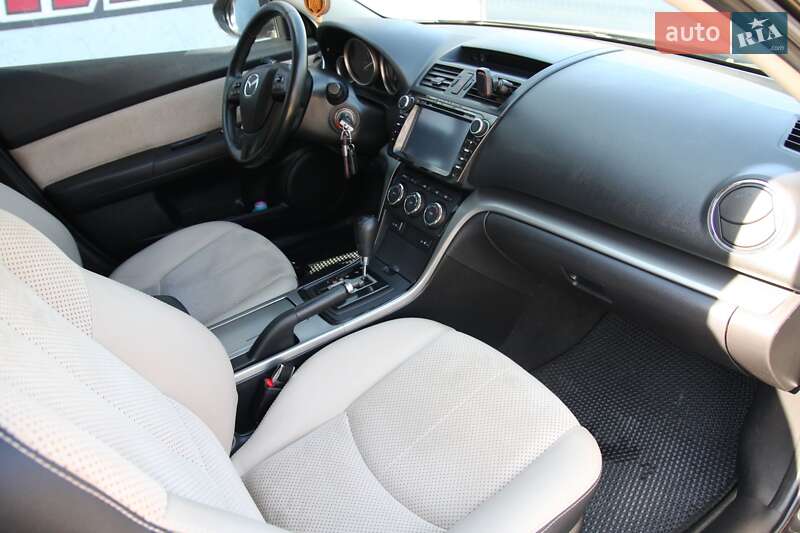 Лифтбек Mazda 6 2011 в Хмельницком