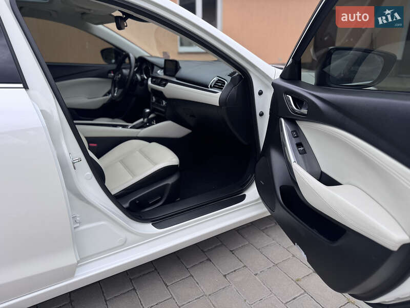 Седан Mazda 6 2016 в Киеве