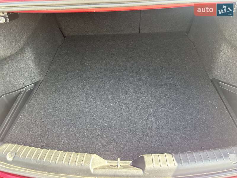 Седан Mazda 6 2013 в Днепре