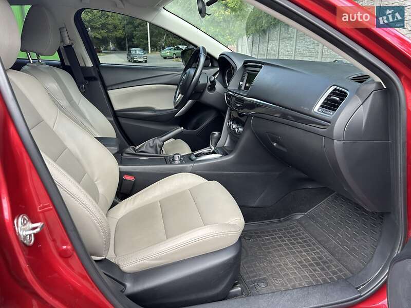 Седан Mazda 6 2013 в Днепре