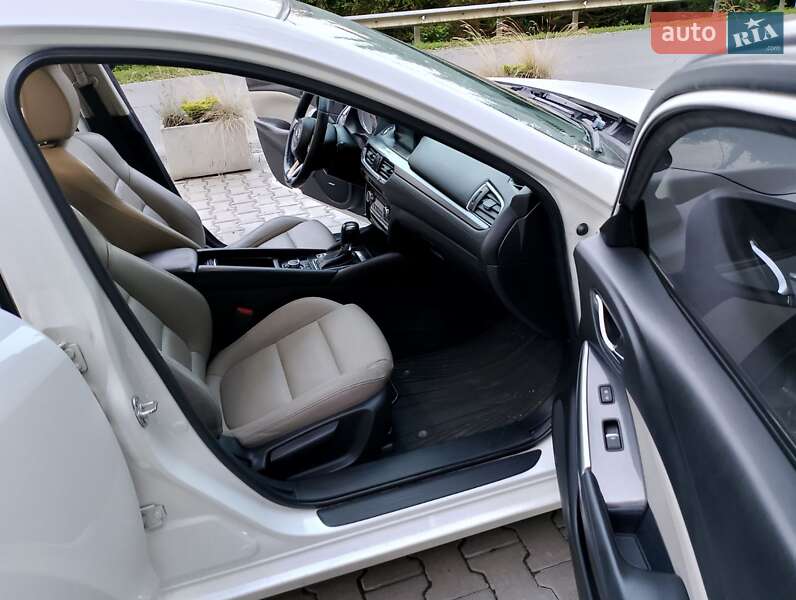 Седан Mazda 6 2016 в Бориславі