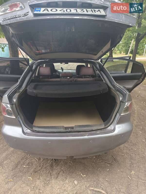 Седан Mazda 6 2004 в Чугуеве