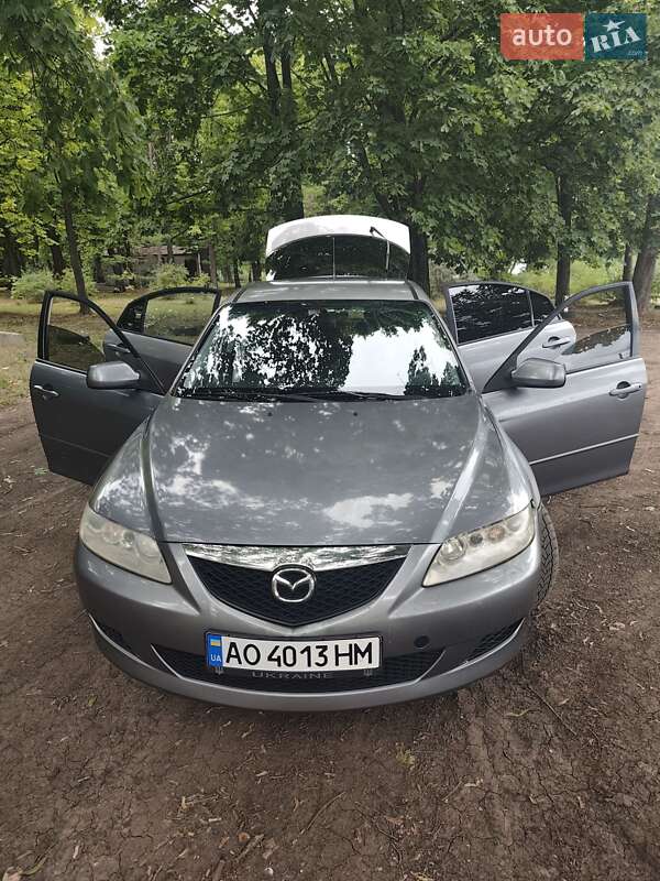 Седан Mazda 6 2004 в Чугуеве
