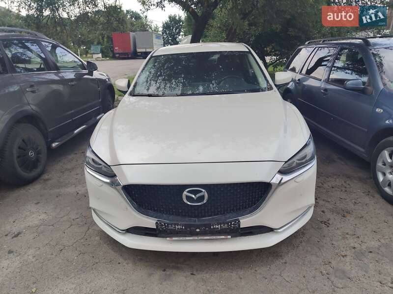 Седан Mazda 6 2019 в Остроге