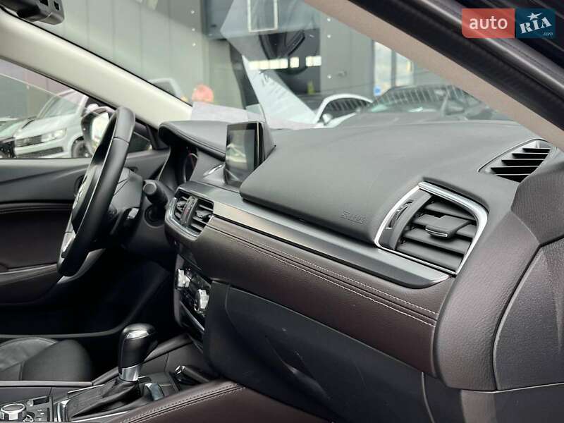 Седан Mazda 6 2015 в Львове
