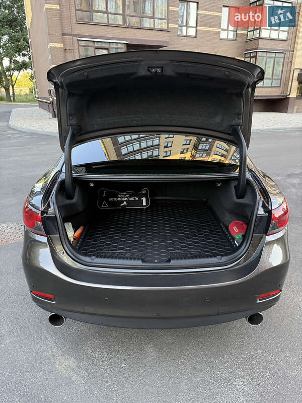 Седан Mazda 6 2015 в Чернигове