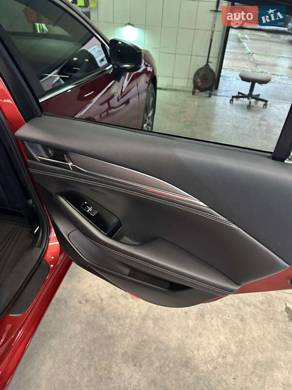 Седан Mazda 6 2018 в Львове