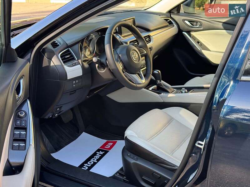 Седан Mazda 6 2015 в Запорожье