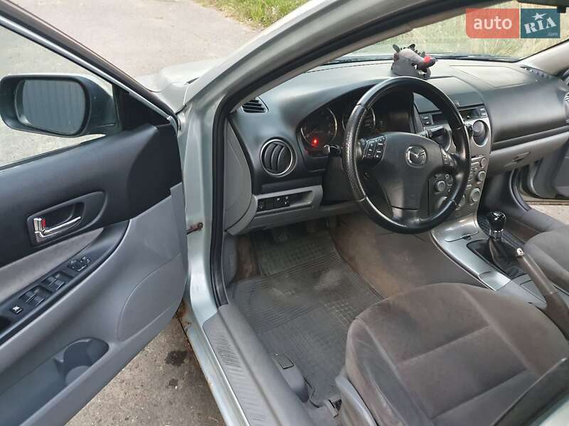 Седан Mazda 6 2003 в Черновцах