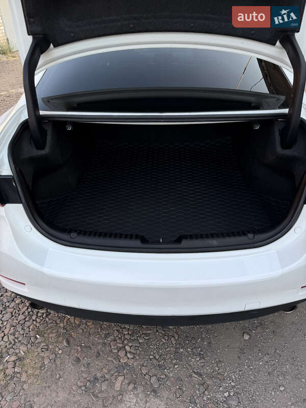 Седан Mazda 6 2015 в Кривом Роге