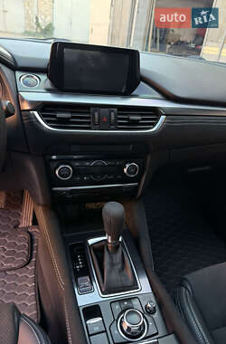 Седан Mazda 6 2015 в 