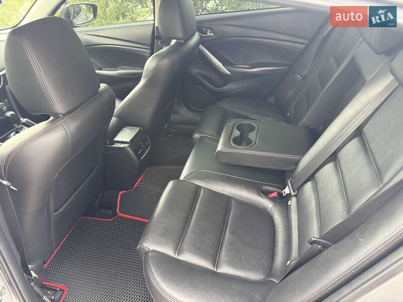 Седан Mazda 6 2014 в Черновцах