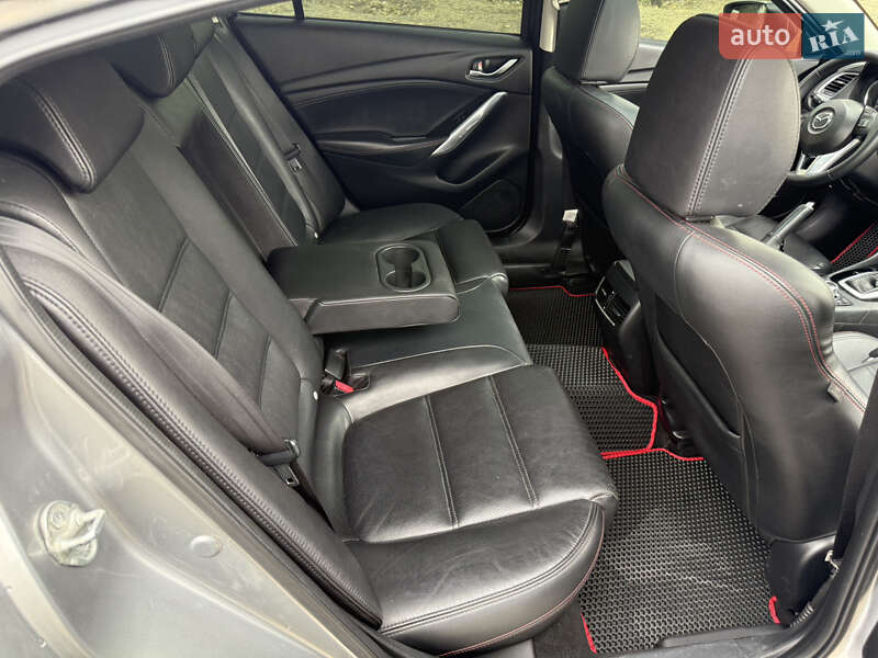 Седан Mazda 6 2014 в Черновцах