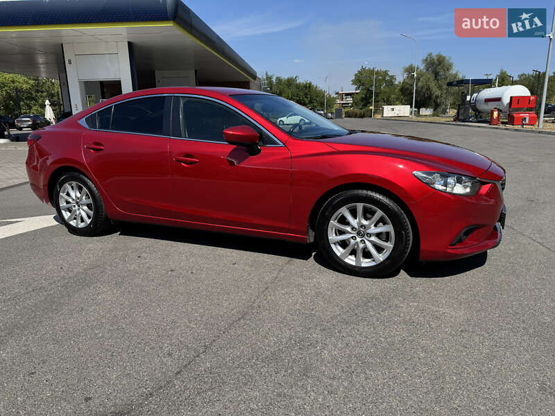 Седан Mazda 6 2015 в Днепре