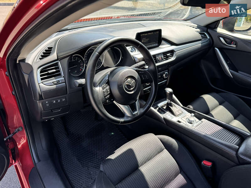 Седан Mazda 6 2015 в Днепре