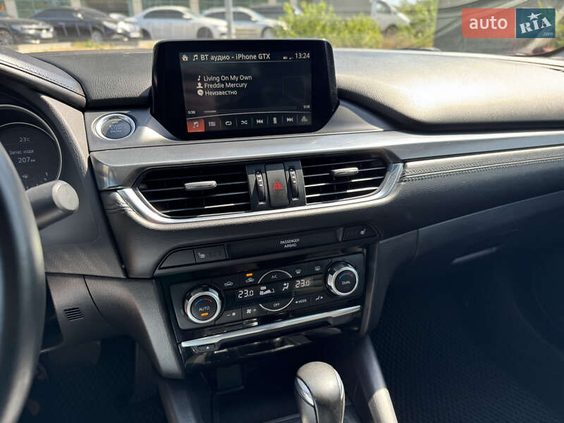 Седан Mazda 6 2015 в Днепре