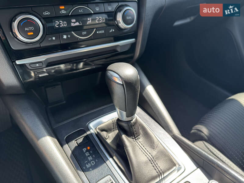 Седан Mazda 6 2015 в Днепре