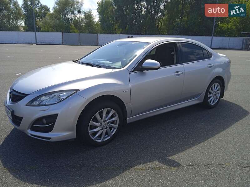Седан Mazda 6 2011 в Обухове