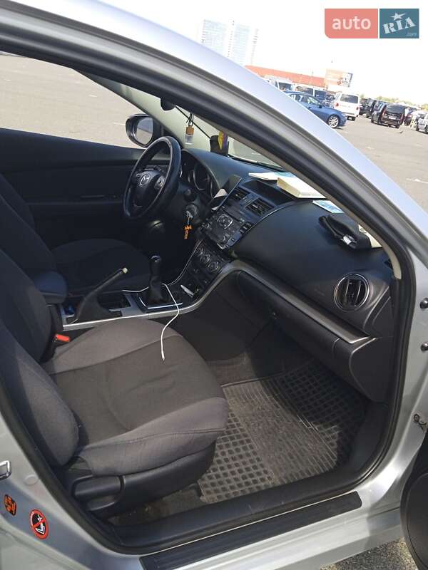 Седан Mazda 6 2011 в Обухове