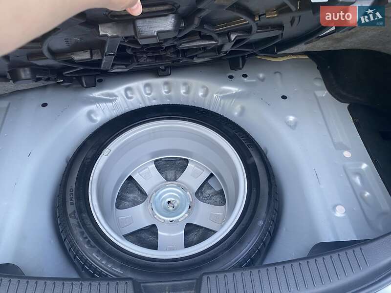 Седан Mazda 6 2006 в Днепре