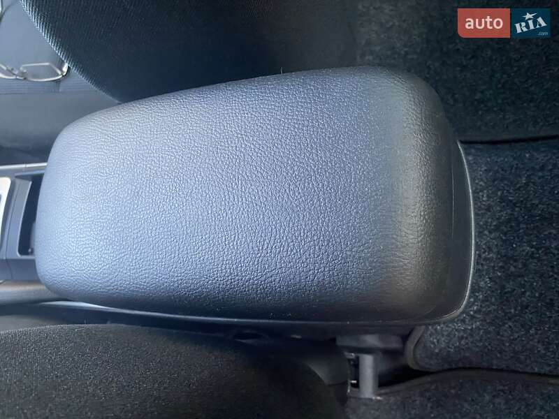 Седан Mazda 6 2006 в Днепре