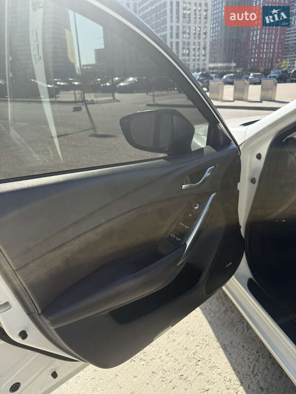 Седан Mazda 6 2015 в Киеве