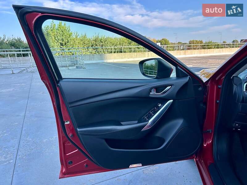 Седан Mazda 6 2016 в Киеве
