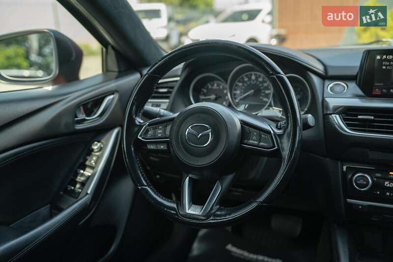 Седан Mazda 6 2017 в Черновцах