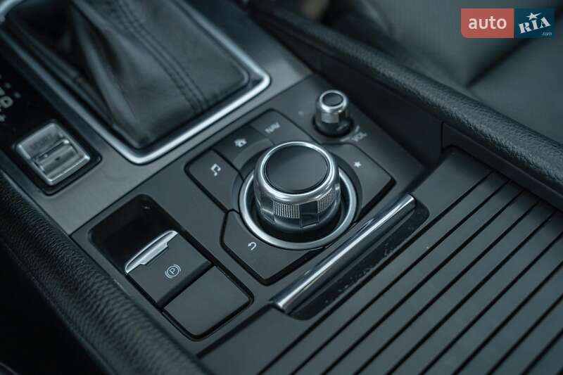 Седан Mazda 6 2017 в Черновцах