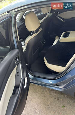 Седан Mazda 6 2013 в 