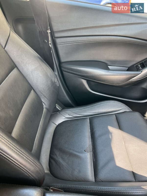 Седан Mazda 6 2016 в Киеве
