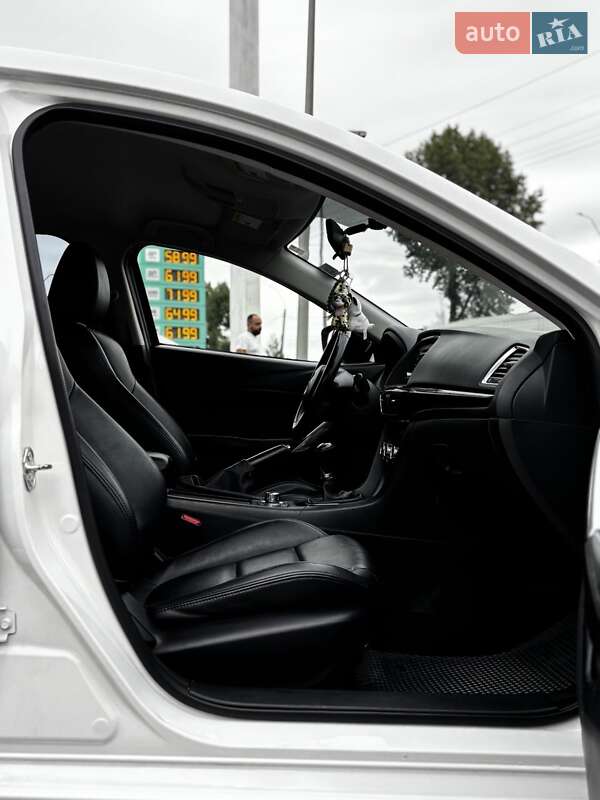 Седан Mazda 6 2014 в Хмельницком