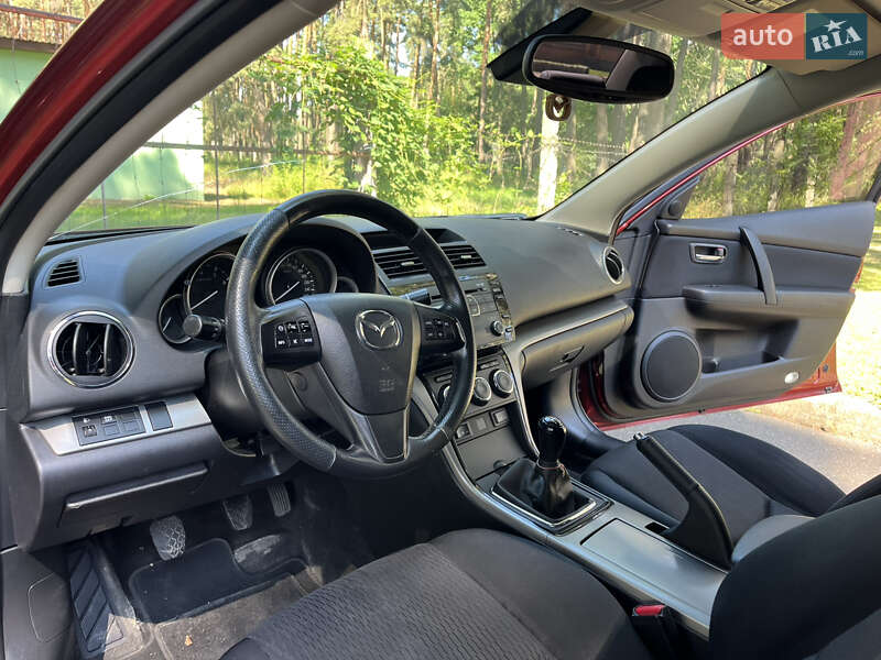 Седан Mazda 6 2011 в Чернигове