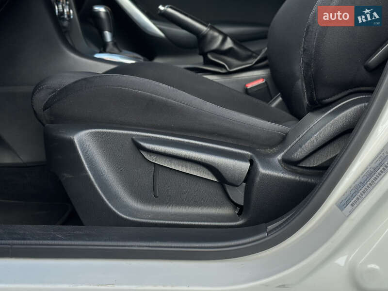 Седан Mazda 6 2014 в Шептицькому