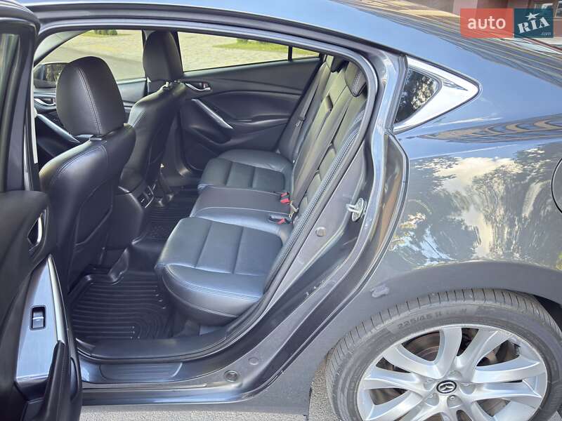 Седан Mazda 6 2016 в Чернигове