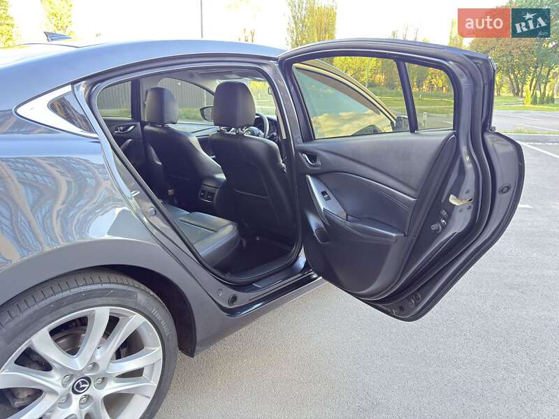 Седан Mazda 6 2016 в Чернигове