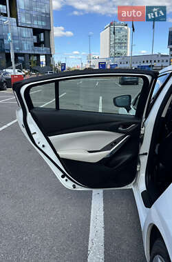 Седан Mazda 6 2016 в 