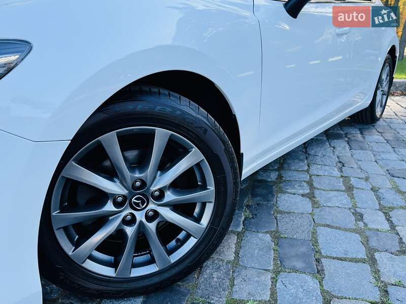 Седан Mazda 6 2016 в Киеве