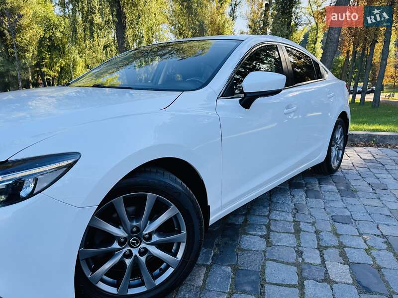 Седан Mazda 6 2016 в Киеве