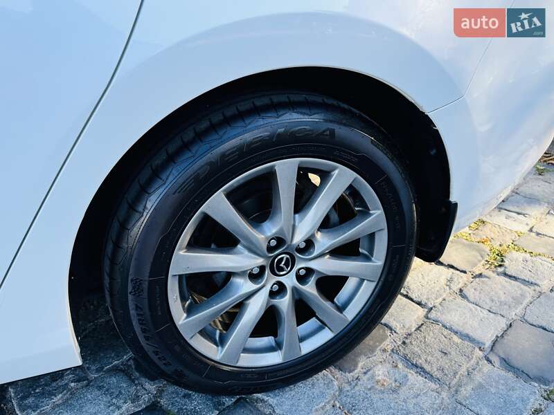 Седан Mazda 6 2016 в Киеве